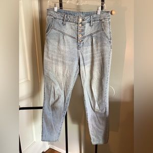 Wild Fable High Rise Loose Fit Light Wash Jeans 8